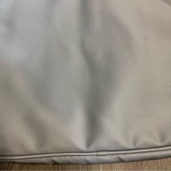 Light Grey Padded Laptop Case & Bag - Picture 4 of 9